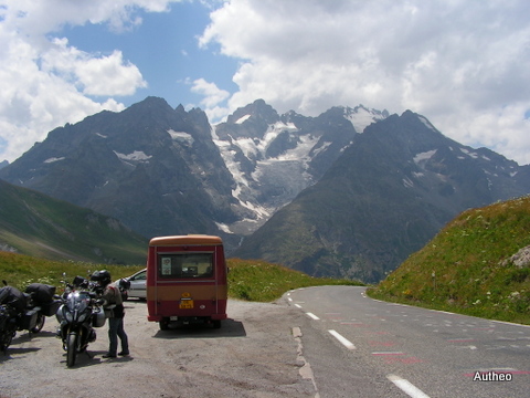 Tussen de Col du Galibier en de Col de Lauterette